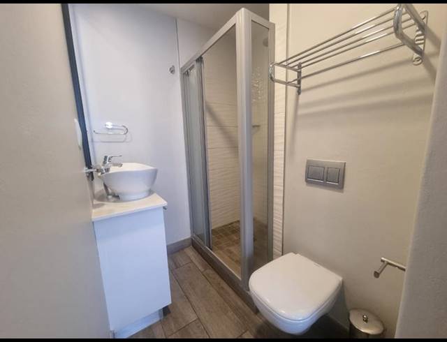 1 BEDROOM APARTMENT FOR SALE IN MENLYN